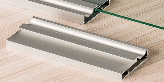 perfil_de_aluminio_para_porta_de_vidro